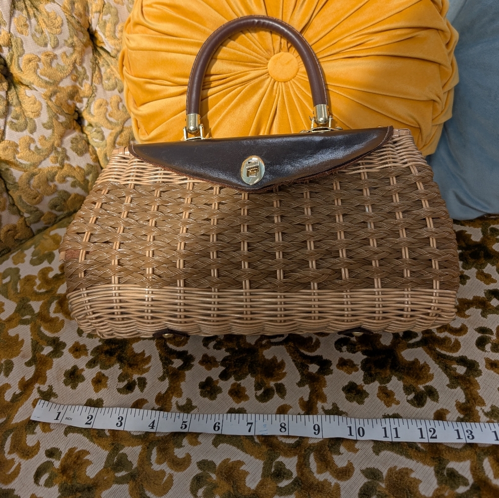 Vintage Brown Woven Handbag
